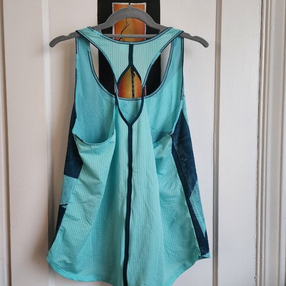 Under Armour Heatgear Twisted Tank - Picture 5 of 6